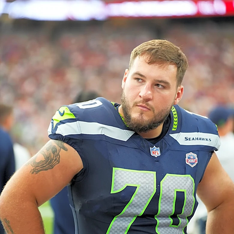 Brian Fleury can guide Christian Haynes, Beau Stephens at right guard