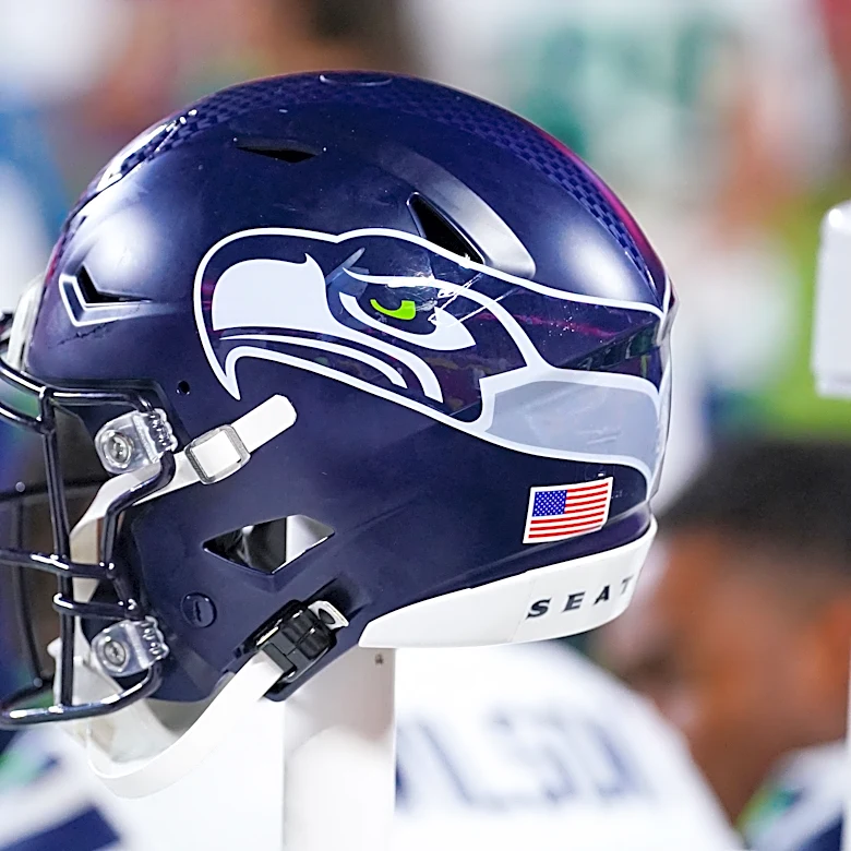 WATCH: Jason Myers nails 57-yard field goal to keep Seahawks alive