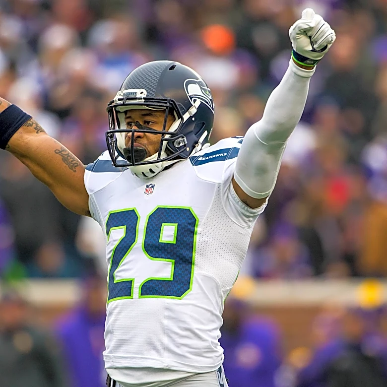 Earl Thomas to raise 12th Man flag before Seahawks vs. Chargers