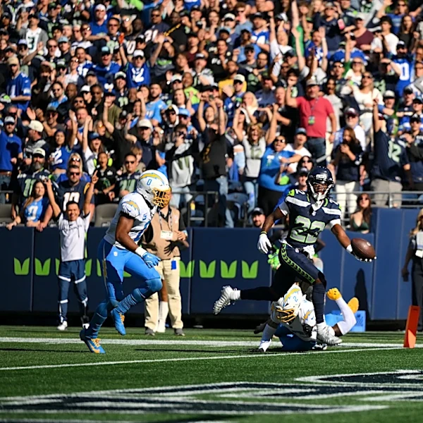 WATCH: Rashid Shaheed scores 28-yard rushing touchdown on RB Toss play