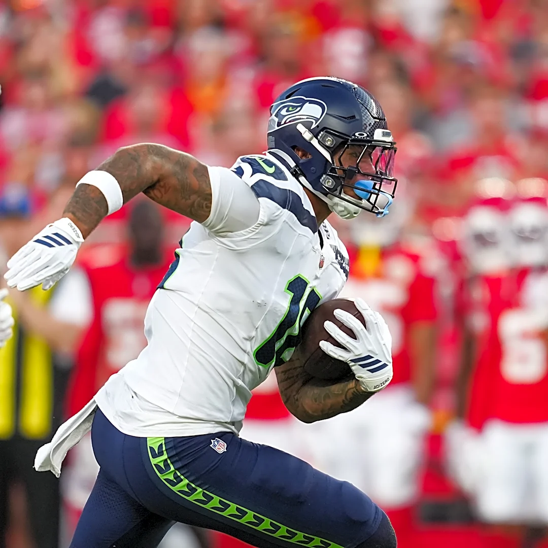 Seahawks place TE Elijah Arroyo on injured reserve