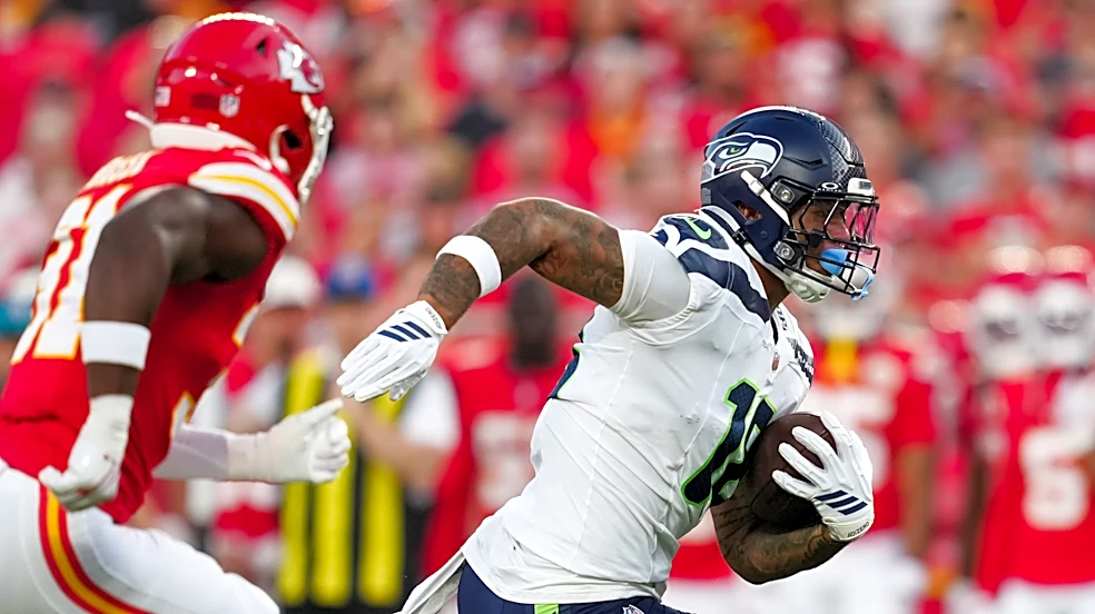 Seahawks place TE Elijah Arroyo on injured reserve
