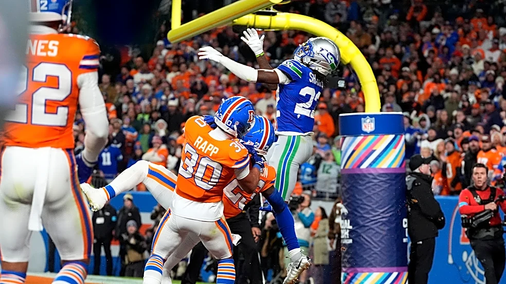 Seahawks’ plays of game vs. Broncos: RB Holani, WR Shaheed scores
