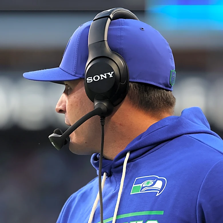 WATCH: Ty Okada intercepts Patrick Mahomes, Seahawks stand Chiefs up