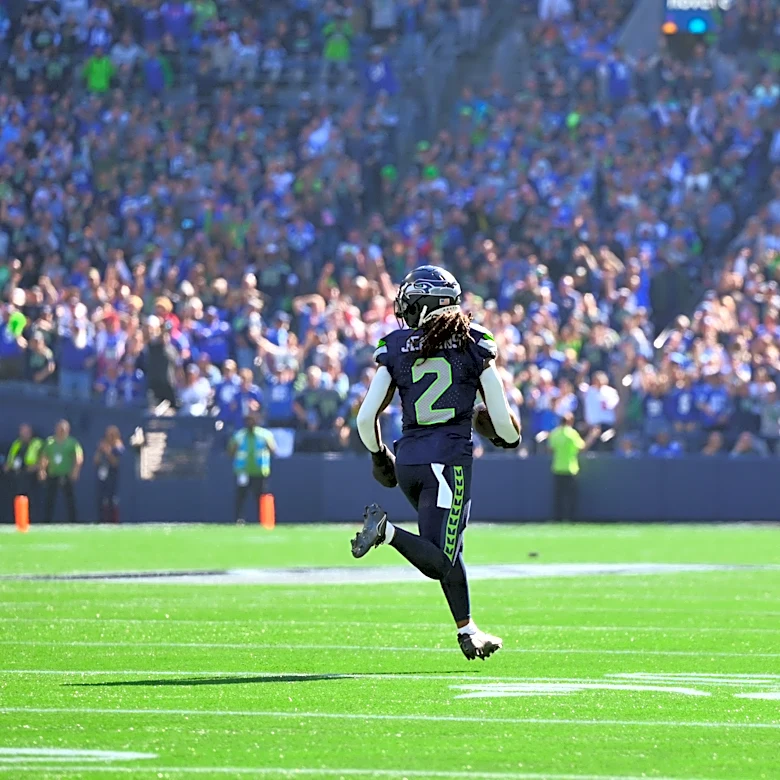 Former Seahawks safety who made franchise history signs with Ravens