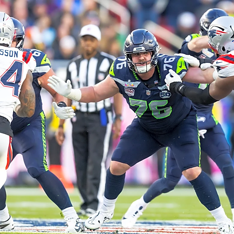 Seahawks’ young OG may find success switching to new position