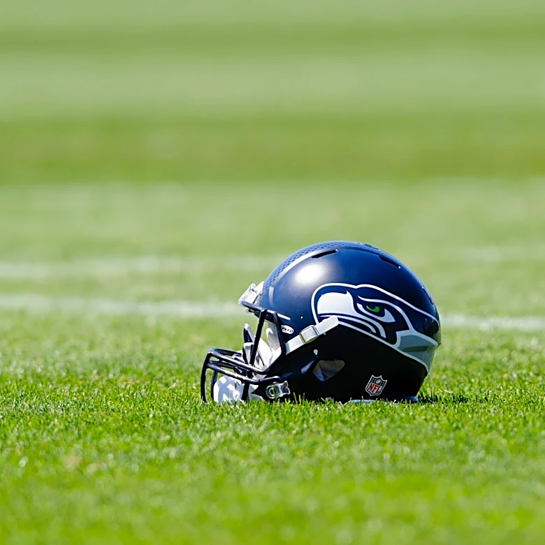 Seahawks practice updates: Drake Thomas, Jadarian Price return