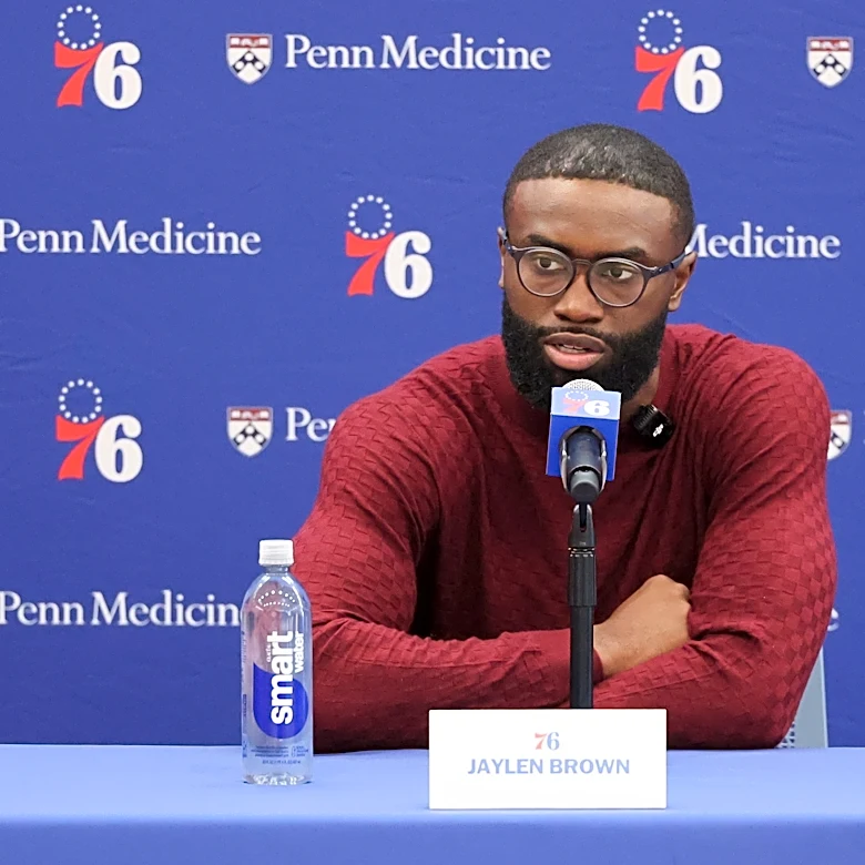 Sixers star Jaylen Brown partakes in boxing match while in Nigeria