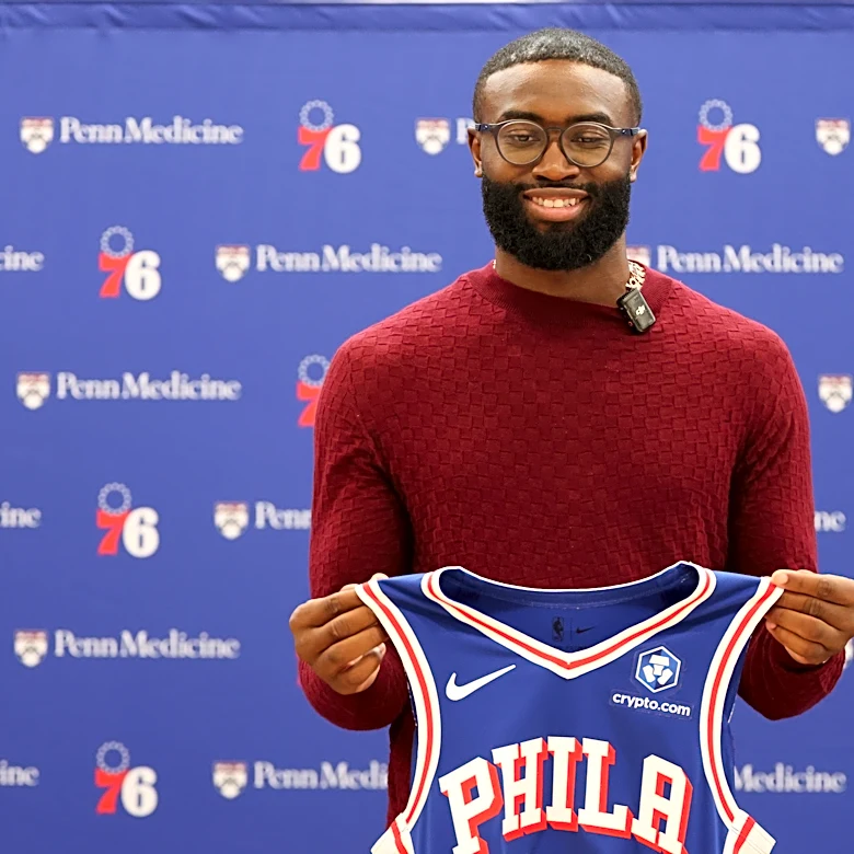 Sixers star Jaylen Brown partakes in fencing while visiting Italy