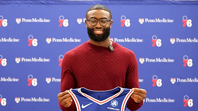 Sixers star Jaylen Brown partakes in fencing while visiting Italy
