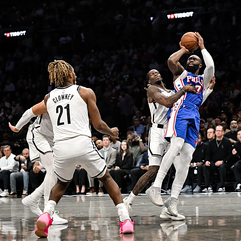 Jaylen Brown reacts to Sixers having complete starting 5 vs. Nets