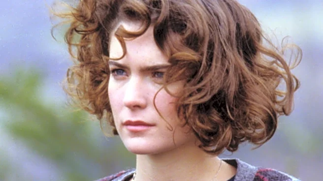 Twin Peaks Star Lara Flynn Boyle Had Her Scenes Cut From A Classic '80s Movie
