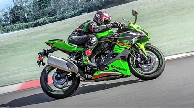 How Fast Is The Kawasaki ZX-4R? A Look At Its Top Speed And Acceleration Times