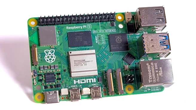 5 More Raspberry Pi Projects That Would Be Useful In Your Bedroom