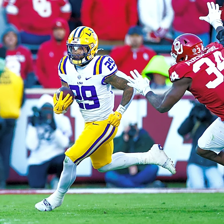 Adepoju Adebawore predicted to have breakout season by Gabe Ikard