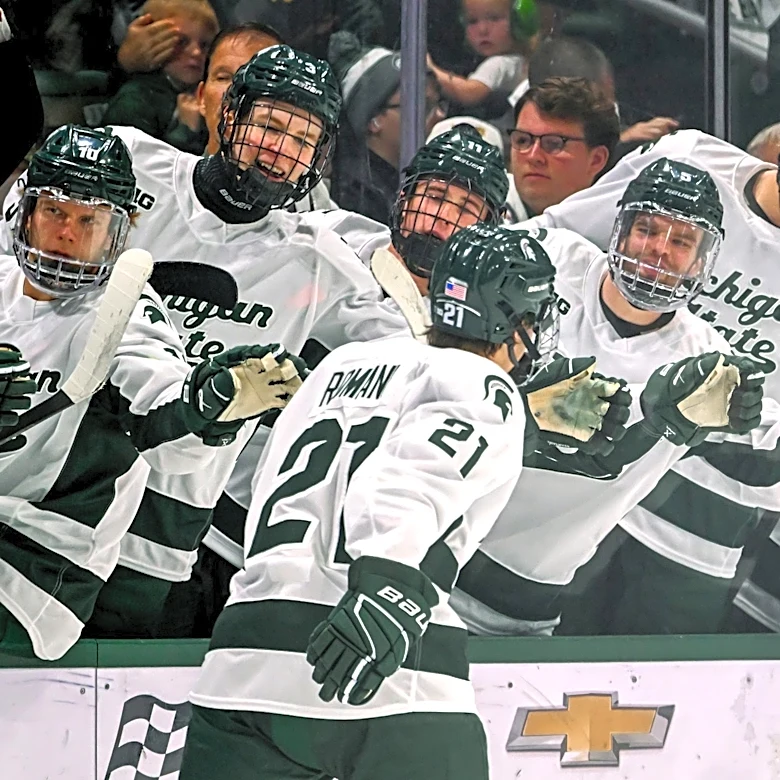 Michigan State hockey remains near top of polls after weekend sweep
