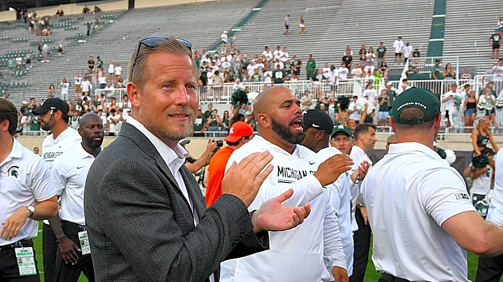 MSU athletic director defends Pat Fitzgerald middle finger