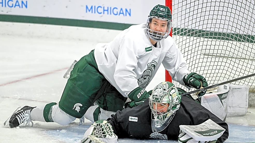 MSU hockey new star goalie receives notable Big Ten honor