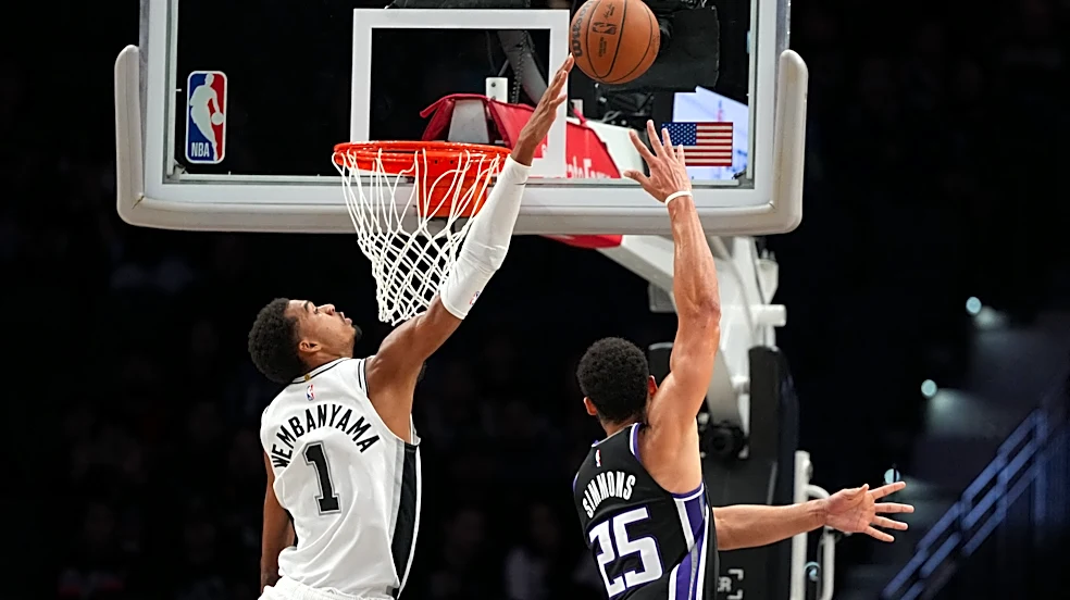 Oklahoma City Thunder at San Antonio Spurs odds, picks and predictions