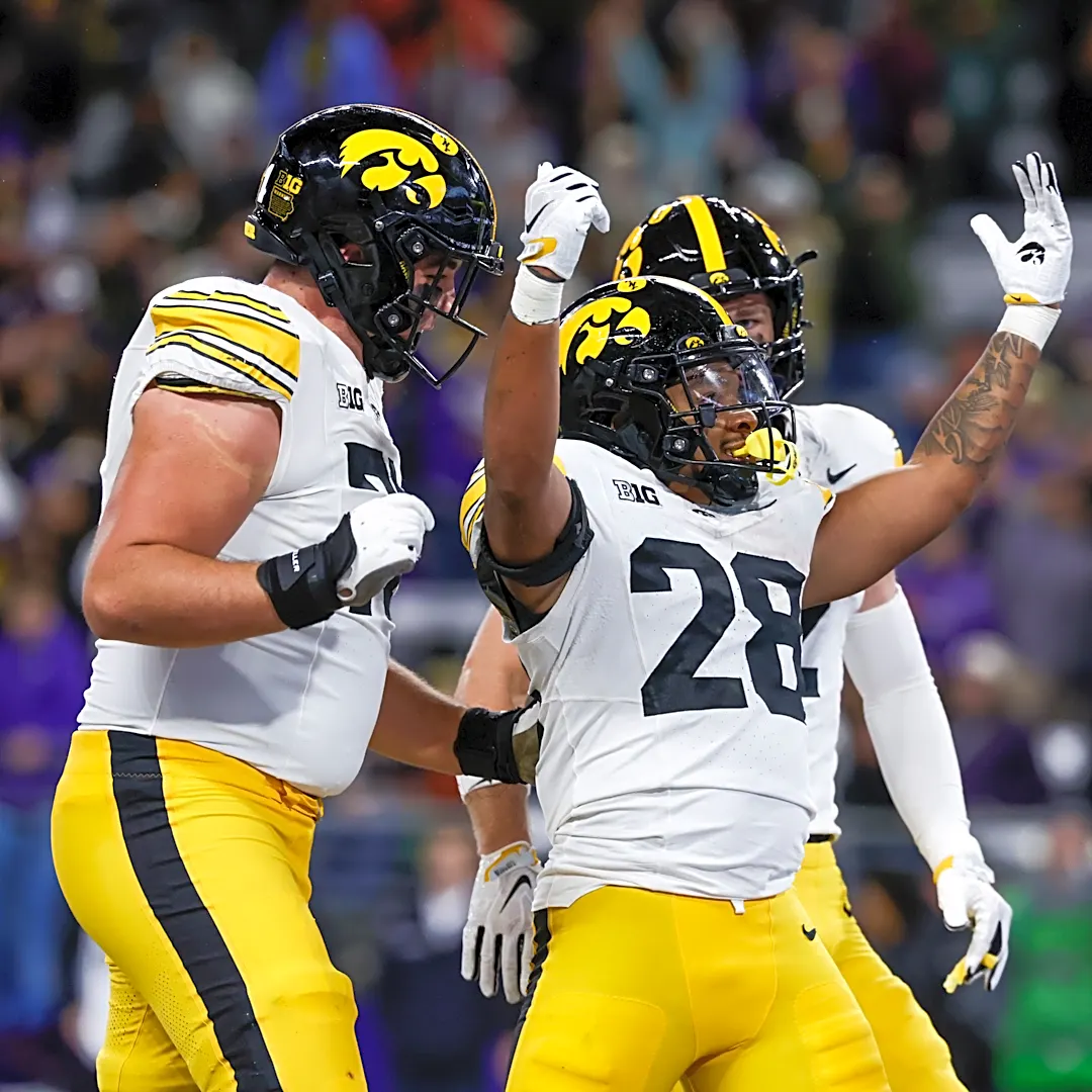Iowa Hawkeyes at Minnesota Golden Gophers odds, picks and predictions