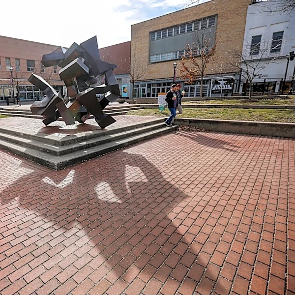 Springfield Art Walk visitors can explore dozens of exhibits Sept. 4
