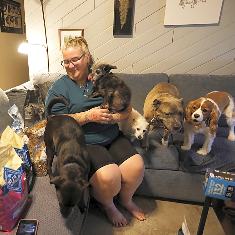 Springfield business owner opens pet food pantry, microchip station