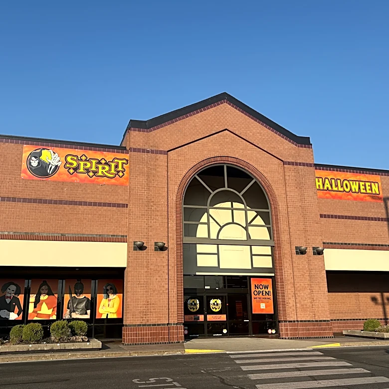 Spirit Halloween prepares 2 Springfield locations for Halloween