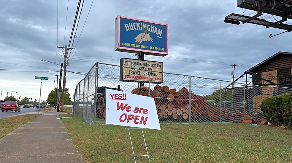 Springfield barbecue spot re-opens for business after fire