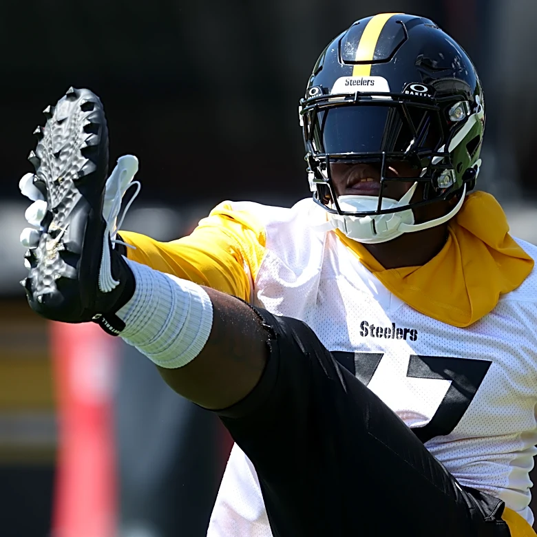 Steelers send former first-round pick to Cowboys in trade