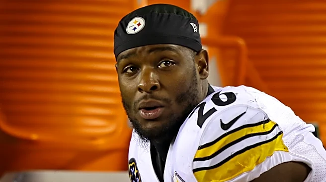 Le'Veon Bell calls out Steelers amid Joey Porter Jr. contract drama