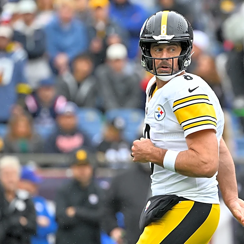 Former NFL head coach sounds alarm on Steelers QB Aaron Rodgers