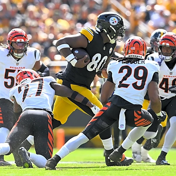 Steelers' Darnell Washington bulldozes Bengals defenders in crazy Week 3 highlight