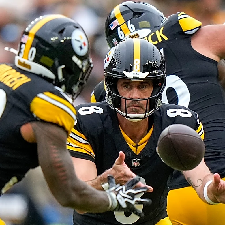 Steelers QB Aaron Rodgers reveals how bad Jaylen Warren's shoulder injury really was