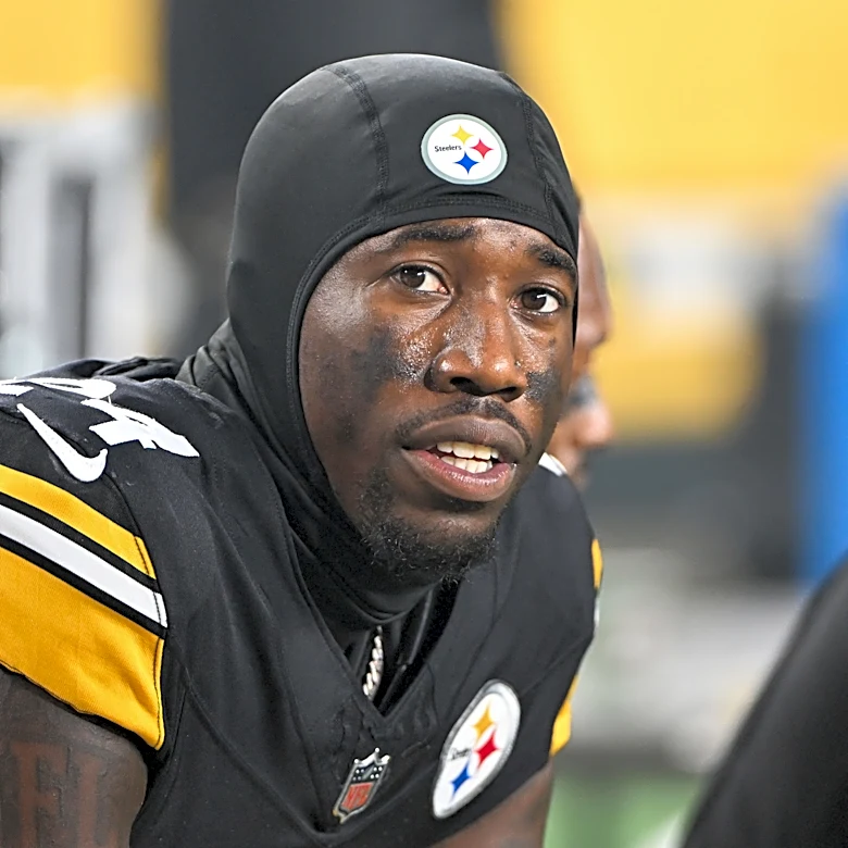 Joey Porter Sr. fires shot at Steelers, goes crazy for Cowboys in son's debut