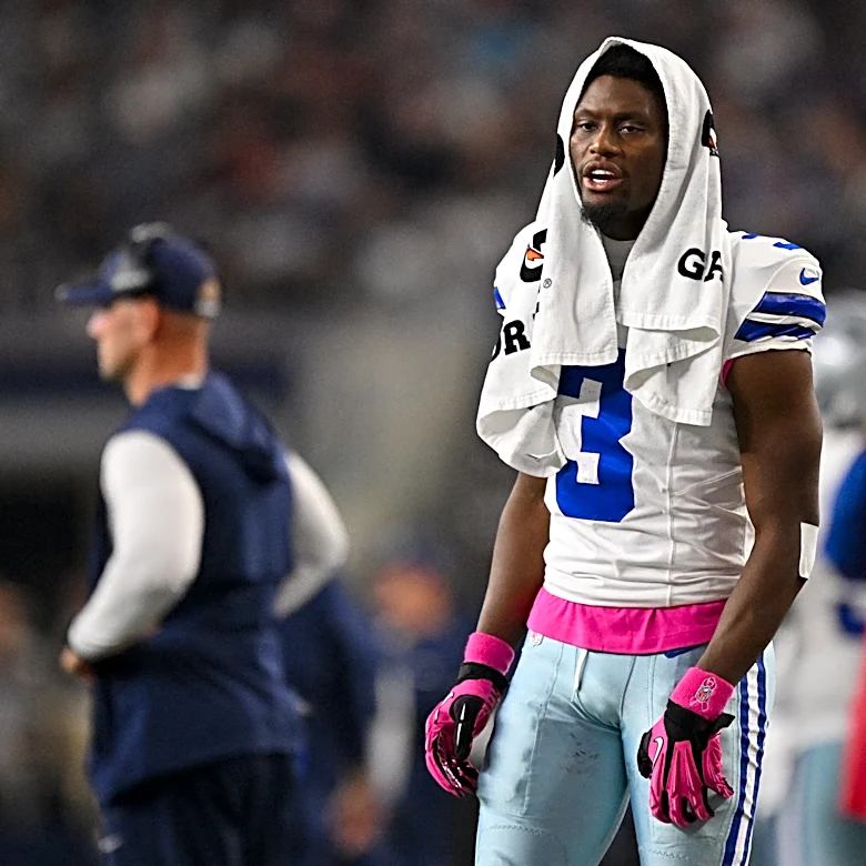 Former Steeler George Pickens throws sideline tantrum after Cowboys turnover