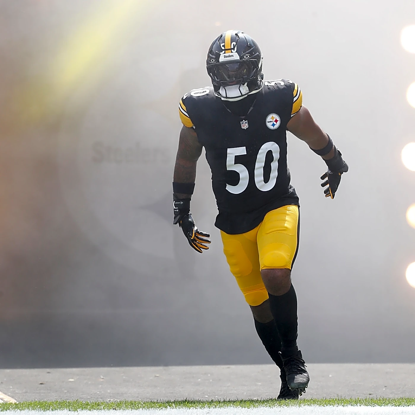 Why Elandon Roberts contract talks are complex for Steelers