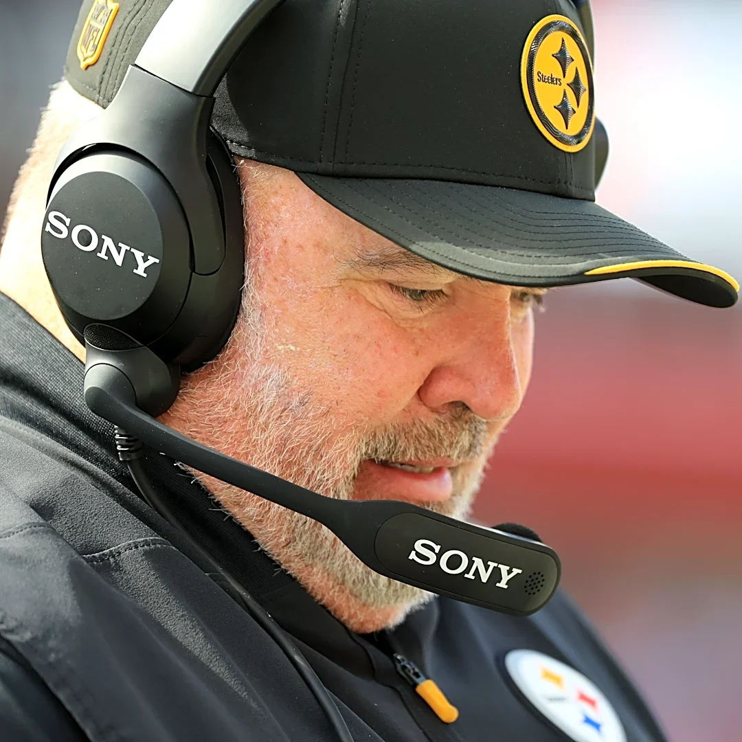Steelers HC Mike McCarthy explains shocking injury that forced him into blue medical tent