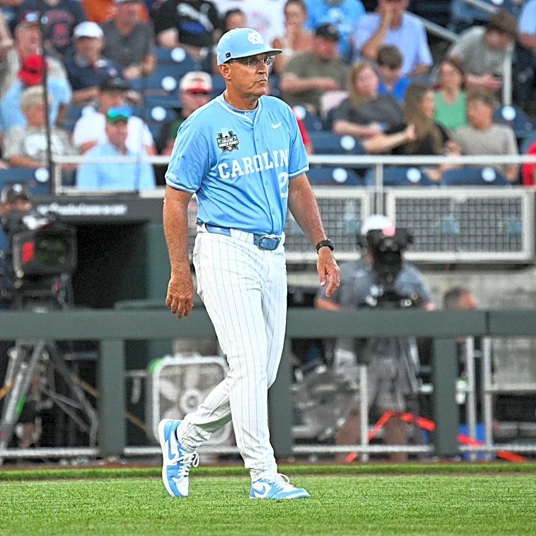 UNC baseball squad rewards head coach on Monday