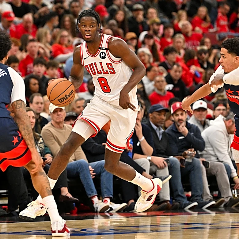 Caleb Wilson delivers loud introduction in Chicago Bulls' home opener