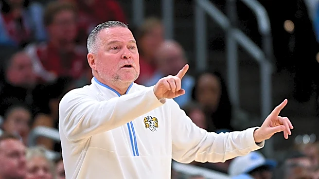 Former UNC basketball legend defends Michael Malone as head coach