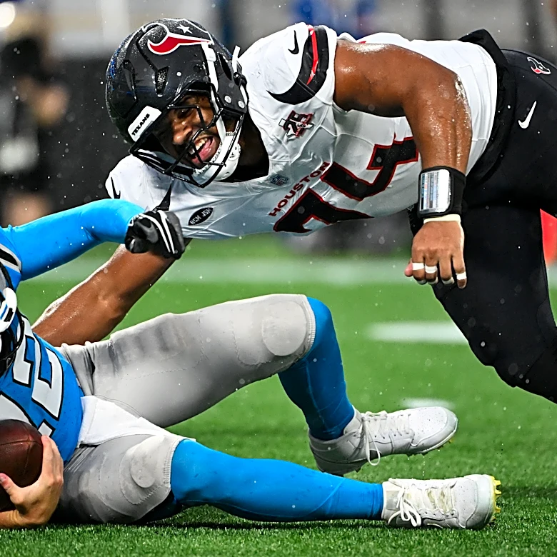 DeMeco Ryans reacts to DE Sabastian Harsh and CB Collin Wright making the Texans' roster