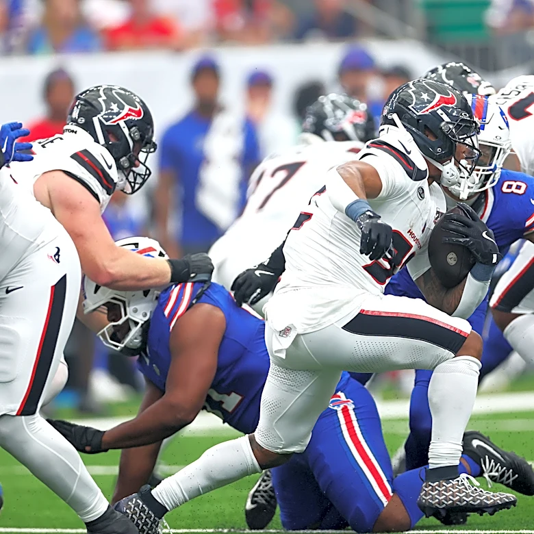 WATCH: Montgomery scores second TD of game to give Texans lead