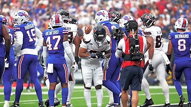 WATCH: Texans Pro Bowl RB David Montgomery secures hat trick TD game vs. Bills