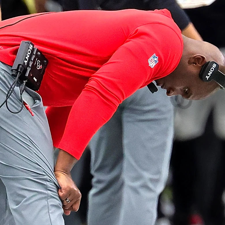 Texans HC DeMeco Ryans does not regret going for it on fourth down vs Colts