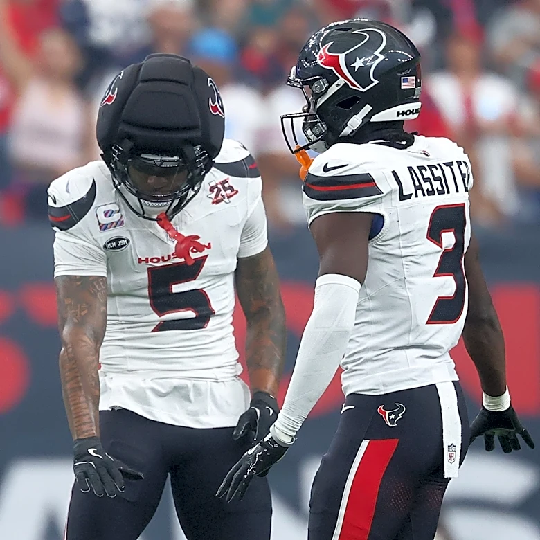 WATCH: Jalen Pitre recovers fumble from Tyjae Spears vs Titans