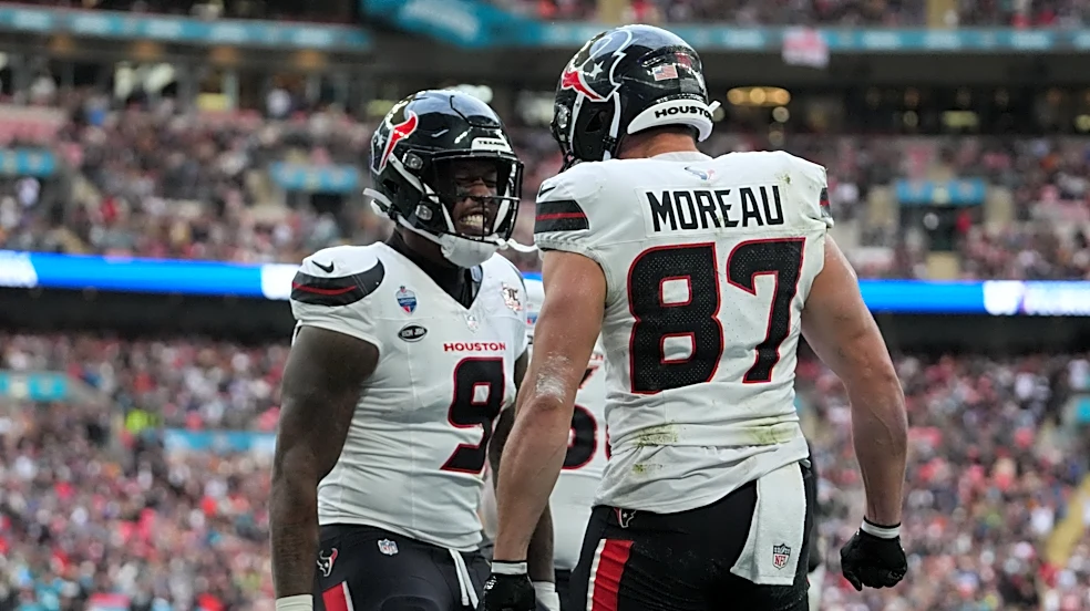 WATCH: Texans TE Foster Moreau with second TD of game vs Jaguars in London