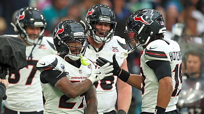 WATCH: Xavier Hutchinson scores game-tying TD vs Giants to force OT