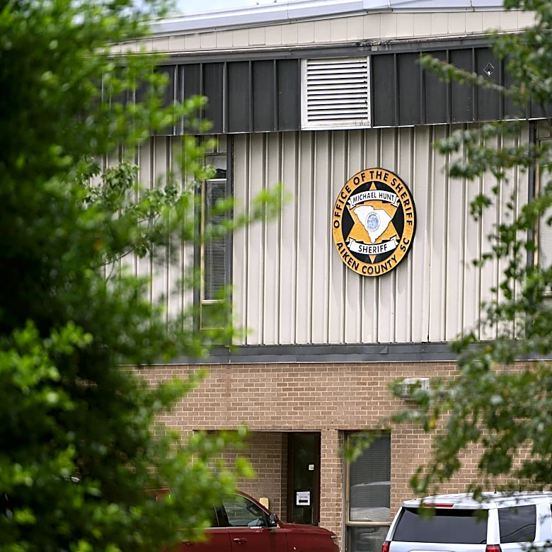 Warrenville massage parlor employee arrested on prostitution charge