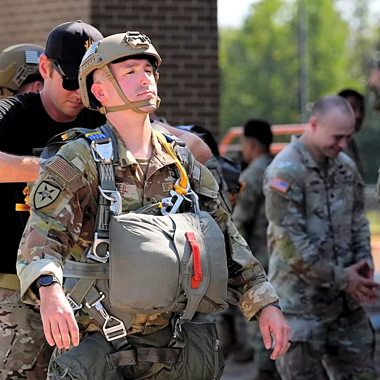 Fort Gordon, JCSE troops take to the skies in airborne drill | PHOTOS