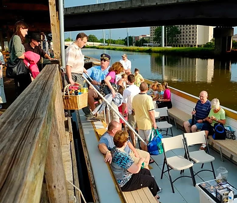 Music, food, boat rides and a corn maze make for a full weekend